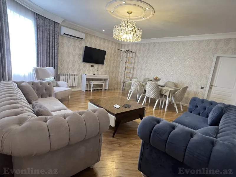 3 otaqlı Mənzil 118 m² İnşaatçılar m. Satılır