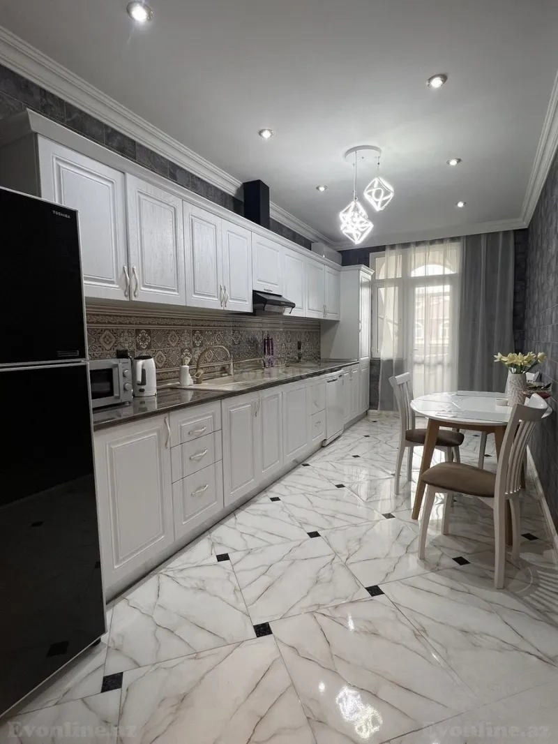 Satılır 3 otaqlı Mənzil Yeni tikili 118 m² İnşaatçılar m. - şəkil 4