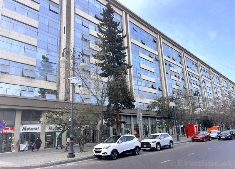 Satılır 2 otaqlı Mənzil Köhnə tikili 60 m² Gənclik m. - şəkil 2
