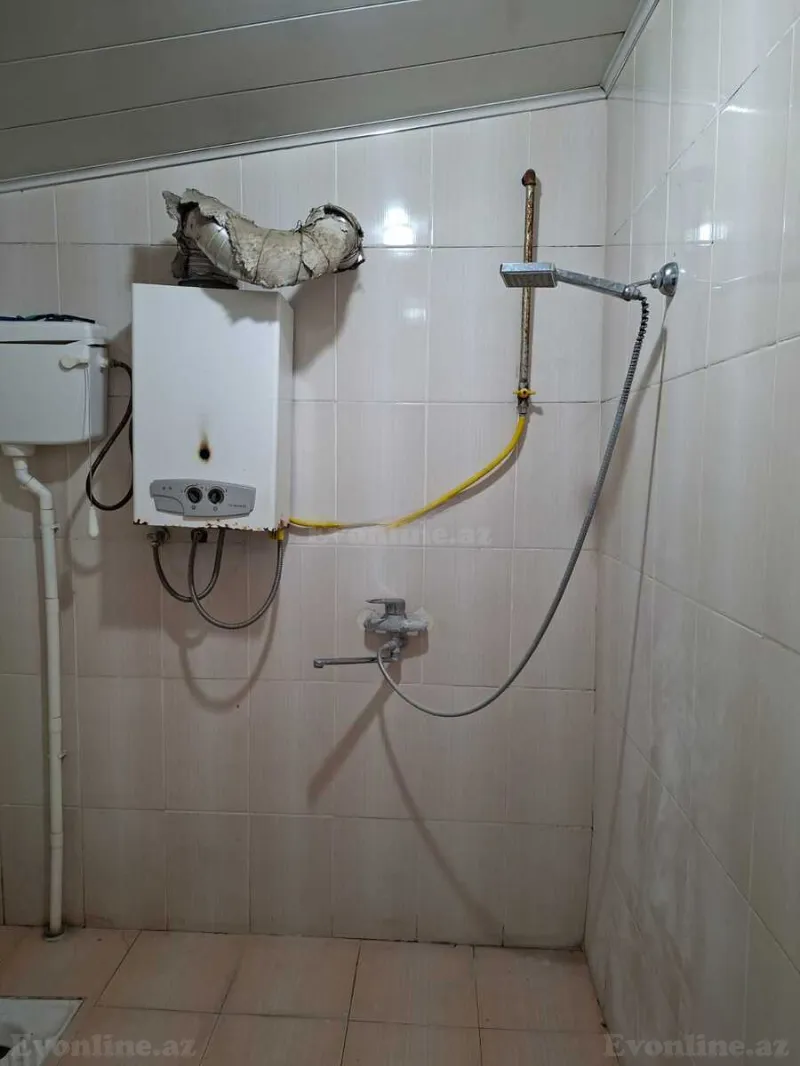 Kirayə verilir 2 otaqlı Həyət evi 100 m² Neftçilər m. - şəkil 3