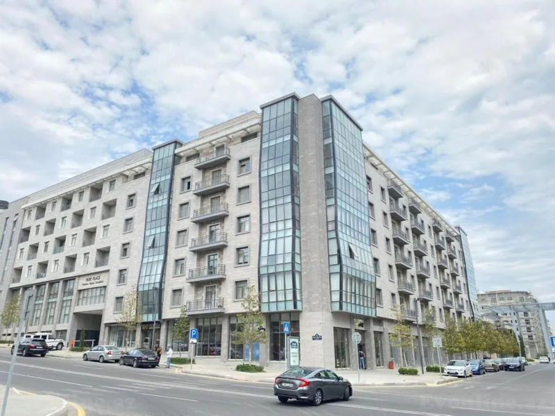 4 otaqlı Mənzil 225 m² Ağ şəhər Satılır