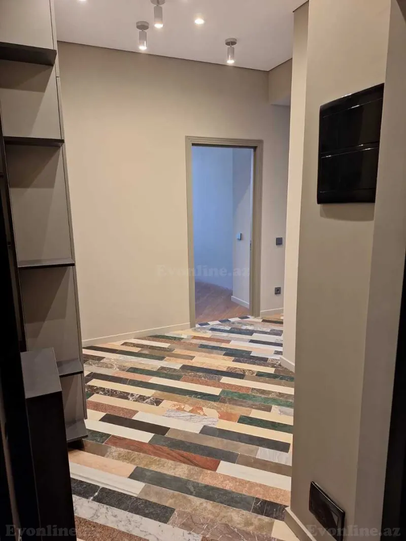 Kirayə verilir 3 otaqlı Mənzil Yeni tikili 110 m² Gənclik m. - şəkil 14