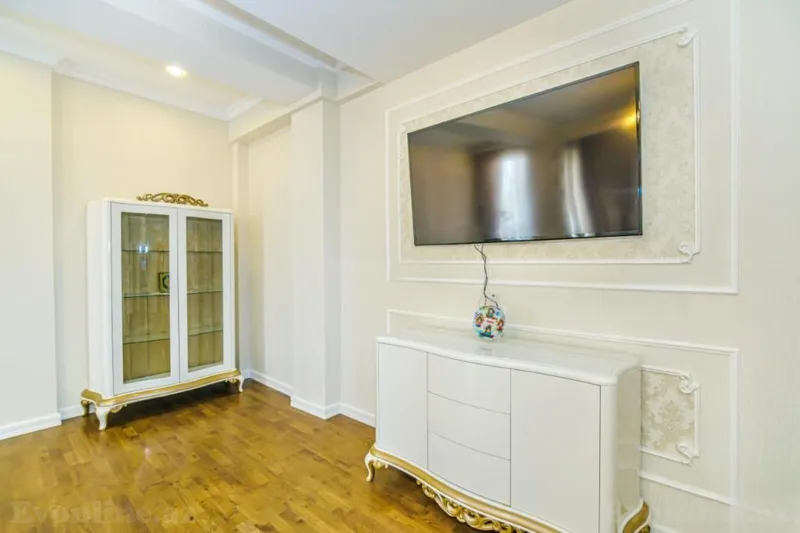 Kirayə verilir 3 otaqlı Mənzil Yeni tikili 120 m² Sahil m. - şəkil 8