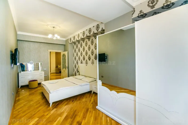 Kirayə verilir 3 otaqlı Mənzil Yeni tikili 120 m² Sahil m. - şəkil 9