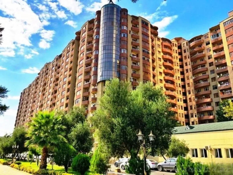 3 otaqlı Mənzil 130 m² Xətai r. Kirayə verilir