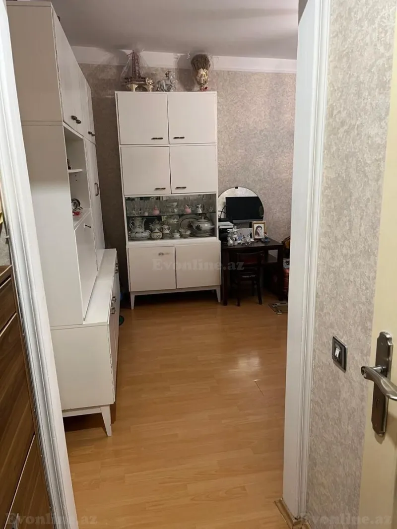 Satılır 2 otaqlı Mənzil Köhnə tikili 48 m² İnşaatçılar m. - şəkil 2