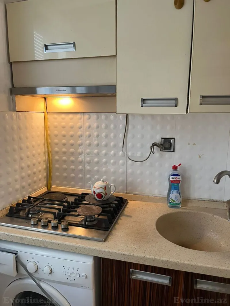 Satılır 2 otaqlı Mənzil Köhnə tikili 48 m² İnşaatçılar m. - şəkil 4