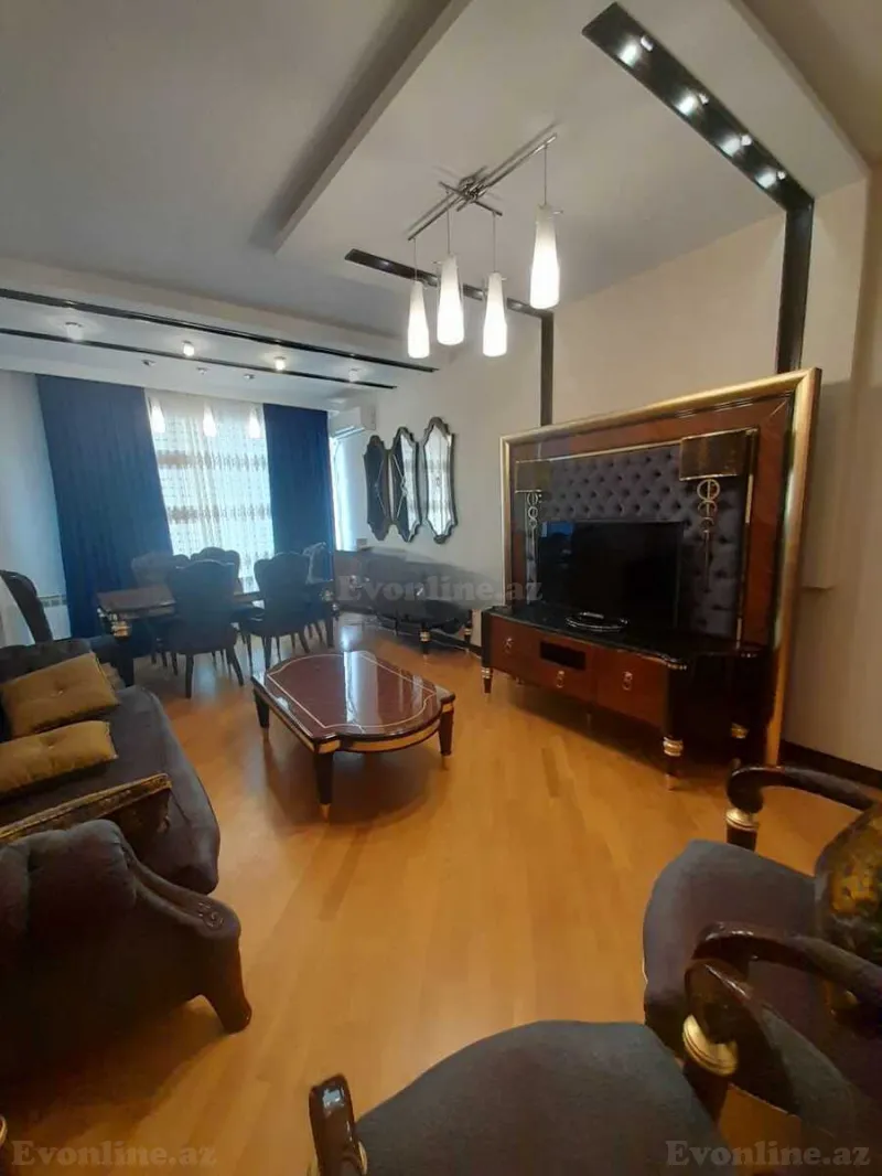 2 otaqlı Mənzil 98 m² Elmlər Akademiyası m. Kirayə verilir