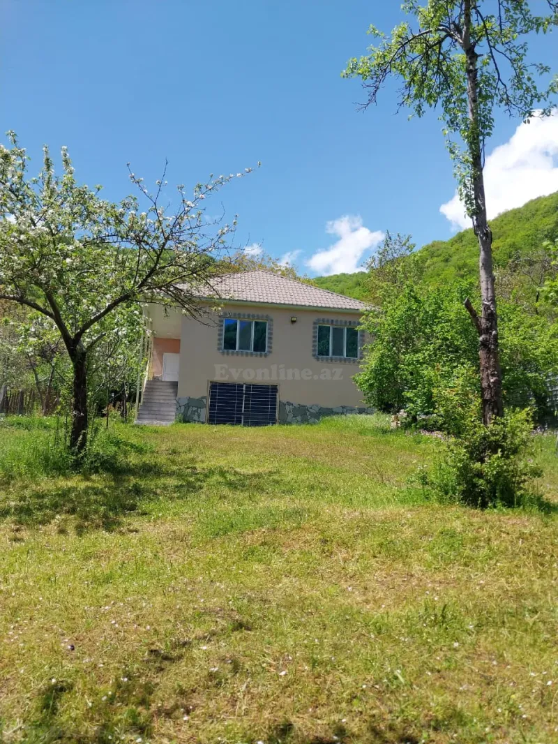 5 otaqlı Həyət evi 200 m² İsmayıllı Satılır