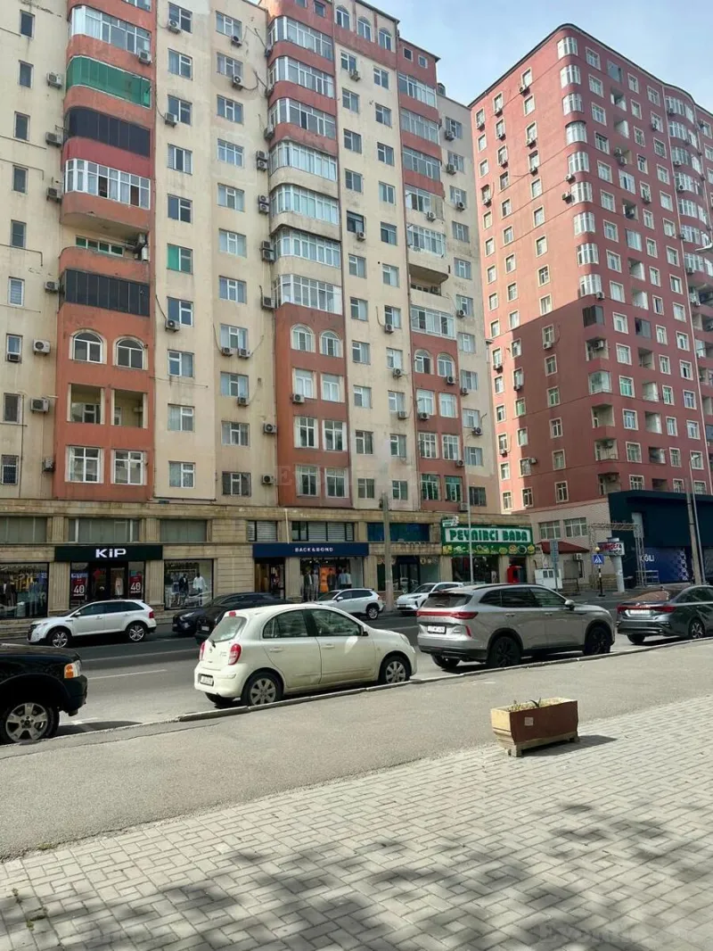 3 otaqlı Mənzil 127.7 m² Azadlıq prospekti m. Satılır