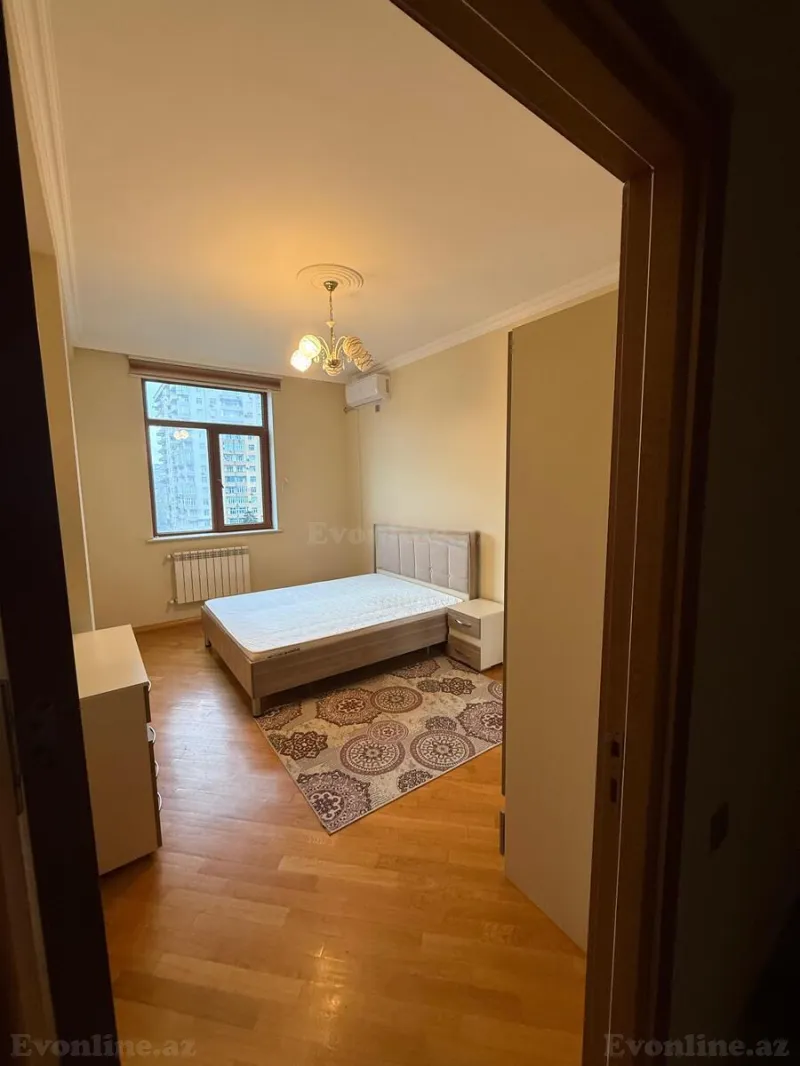 Kirayə verilir 3 otaqlı Mənzil Yeni tikili 130 m² İnşaatçılar m. - şəkil 3