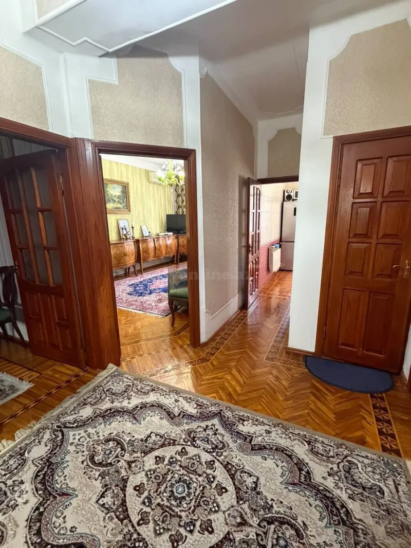 Satılır 3 otaqlı Mənzil Yeni tikili 110 m² Memar Əcəmi m. - şəkil 6