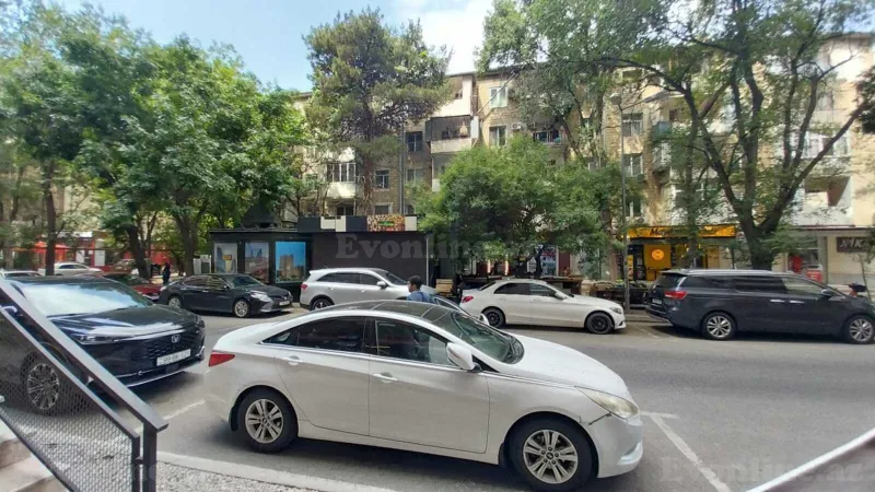 Satılır 3 otaqlı Mənzil Köhnə tikili 75 m² Elmlər Akademiyası m. - şəkil 2