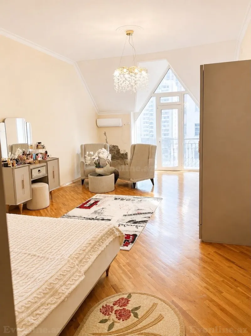 Kirayə verilir 6 otaqlı Mənzil Yeni tikili 303 m² Xətai r.