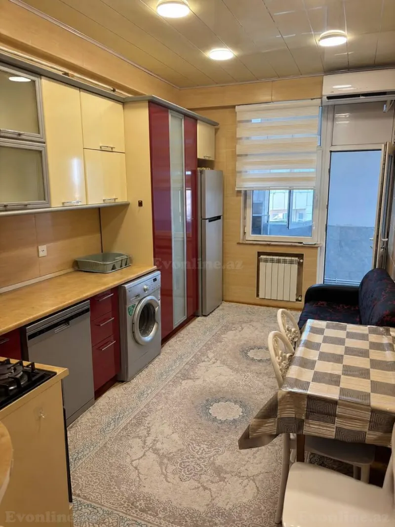 2 otaqlı Mənzil 100 m² Qara Qarayev m. Satılır