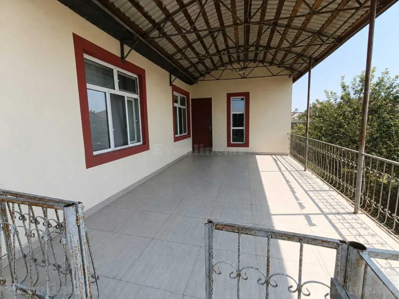 5 otaqlı Həyət evi 140 m² Ramana Satılır