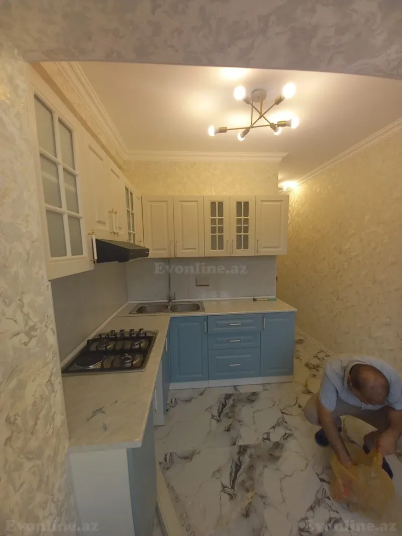 3 otaqlı Mənzil 82 m² 8-ci mikrorayon Satılır