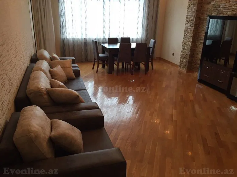 3 otaqlı Mənzil 125 m² Elmlər Akademiyası m. Kirayə verilir