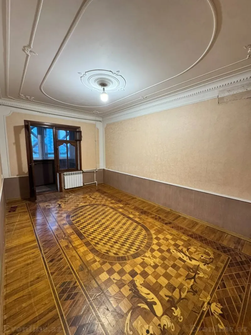 Satılır 4 otaqlı Mənzil Köhnə tikili 110 m² Azadlıq prospekti m. - şəkil 3
