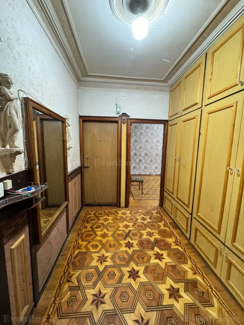 Satılır 4 otaqlı Mənzil Köhnə tikili 110 m² Azadlıq prospekti m. - şəkil 9