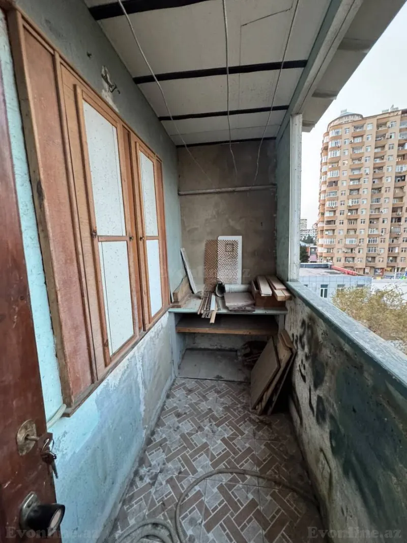 Satılır 4 otaqlı Mənzil Köhnə tikili 110 m² Azadlıq prospekti m. - şəkil 14