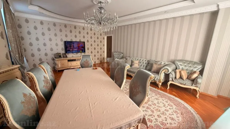 3 otaqlı Mənzil 136 m² Elmlər Akademiyası m. Kirayə verilir