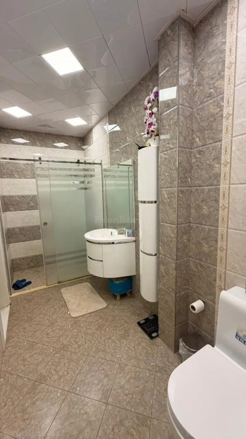Kirayə verilir 3 otaqlı Mənzil Yeni tikili 136 m² Elmlər Akademiyası m. - şəkil 7