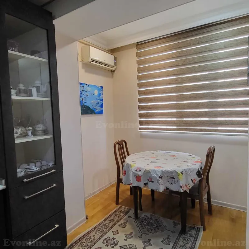 Satılır 3 otaqlı Mənzil Köhnə tikili 110 m² İnşaatçılar m. - şəkil 2