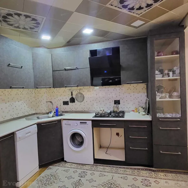 Satılır 3 otaqlı Mənzil Köhnə tikili 110 m² İnşaatçılar m. - şəkil 3