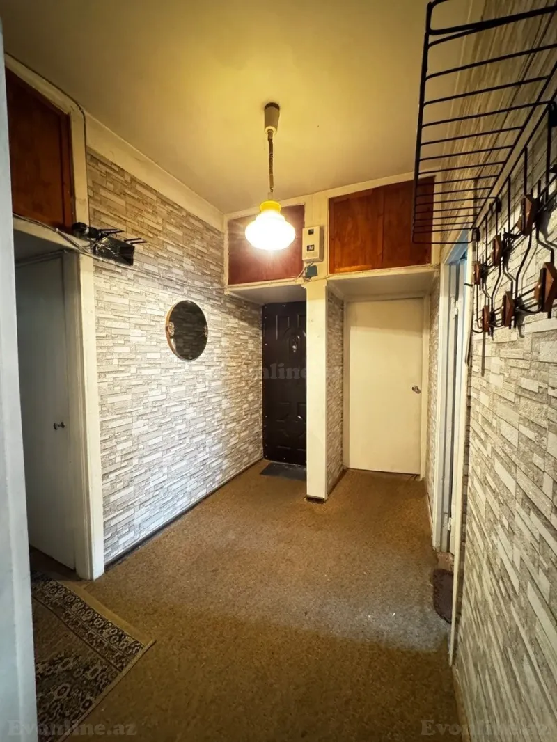 Satılır 4 otaqlı Mənzil Köhnə tikili 105 m² Gənclik m.