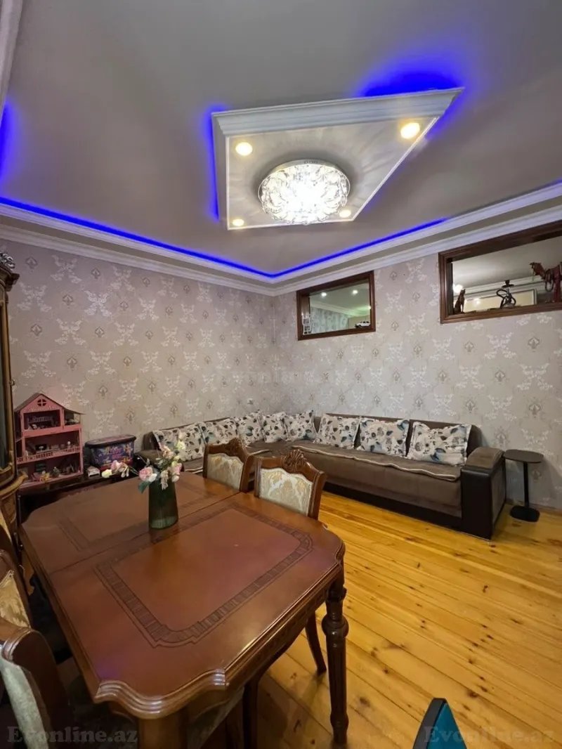 2 otaqlı Mənzil 67 m² İnşaatçılar m. Satılır