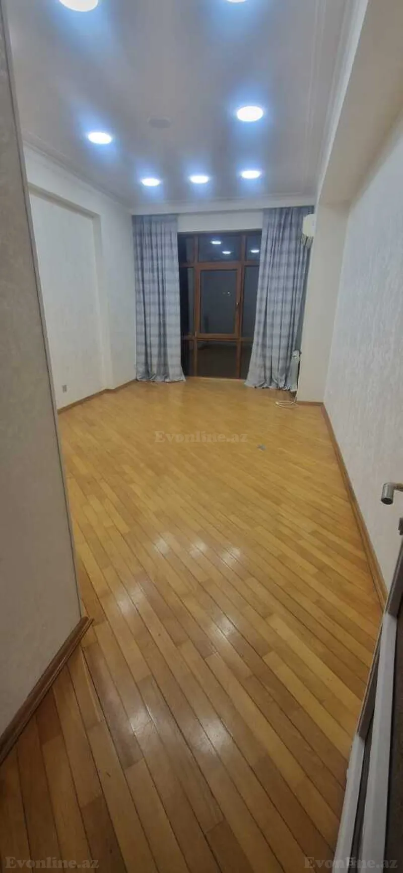 Satılır 3 otaqlı Mənzil Yeni tikili 136 m² 28 May m. - şəkil 7