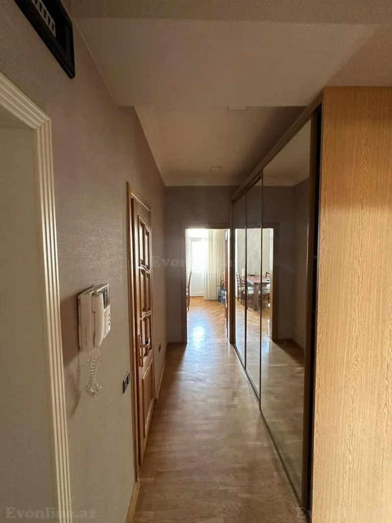 Kirayə verilir 4 otaqlı Mənzil Köhnə tikili 130 m² Nəsimi r. - şəkil 6