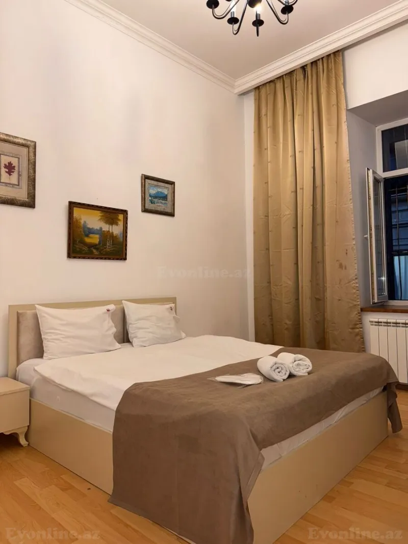 Kirayə verilir 3 otaqlı Mənzil Köhnə tikili 130 m² Səbail r. - şəkil 9