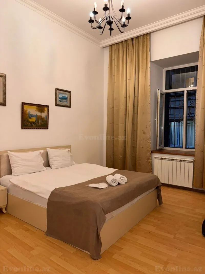 Kirayə verilir 3 otaqlı Mənzil Köhnə tikili 130 m² Səbail r. - şəkil 10