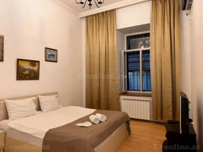 Kirayə verilir 3 otaqlı Mənzil Köhnə tikili 130 m² Səbail r. - şəkil 11