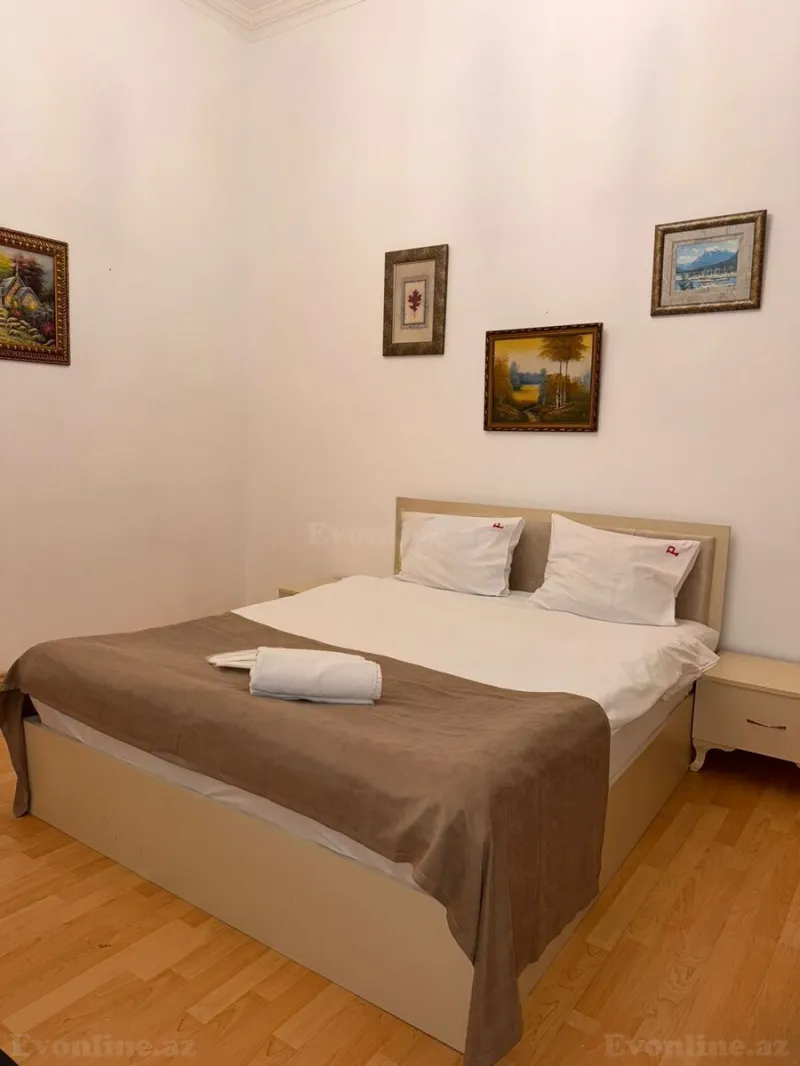 Kirayə verilir 3 otaqlı Mənzil Köhnə tikili 130 m² Səbail r. - şəkil 12
