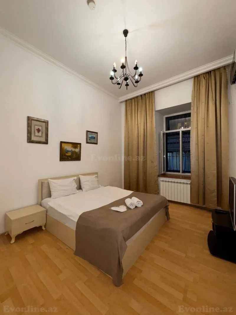 Kirayə verilir 3 otaqlı Mənzil Köhnə tikili 130 m² Səbail r. - şəkil 13