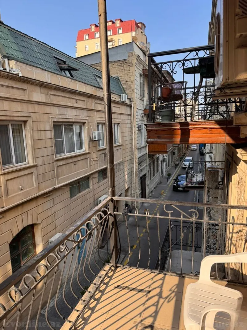 Kirayə verilir 3 otaqlı Mənzil Köhnə tikili 130 m² Səbail r. - şəkil 20