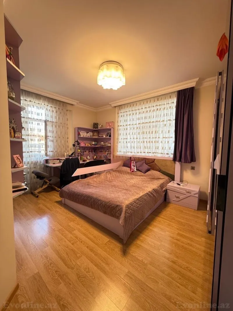 Satılır 4 otaqlı Mənzil Yeni tikili 145 m² İnşaatçılar m. - şəkil 2