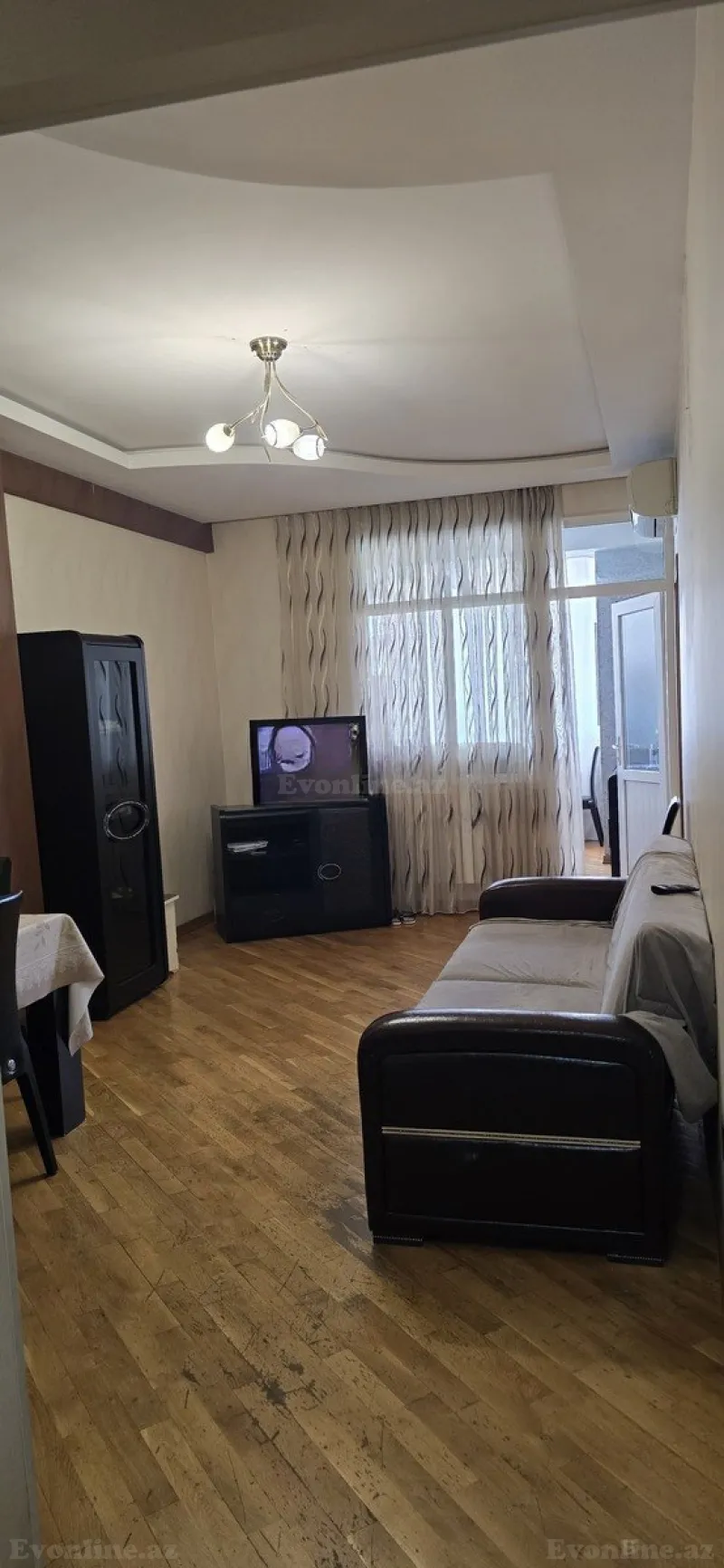 3 otaqlı Mənzil 68 m² Memar Əcəmi m. Kirayə verilir