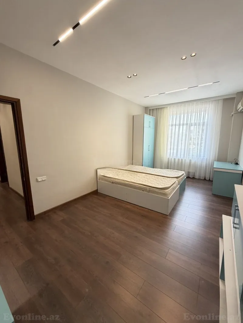 Satılır 3 otaqlı Mənzil Yeni tikili 120 m² 8 Noyabr m. - şəkil 15