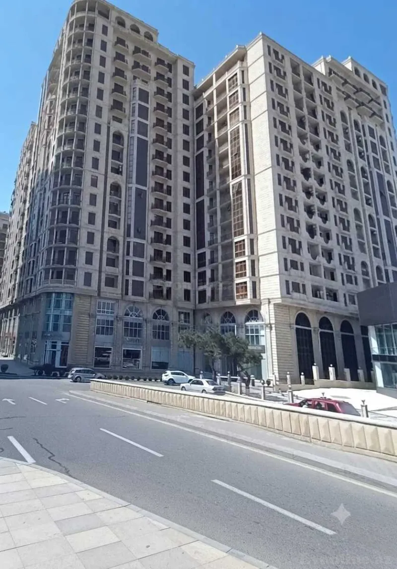 3 otaqlı Mənzil 187 m² 28 May m. Kirayə verilir