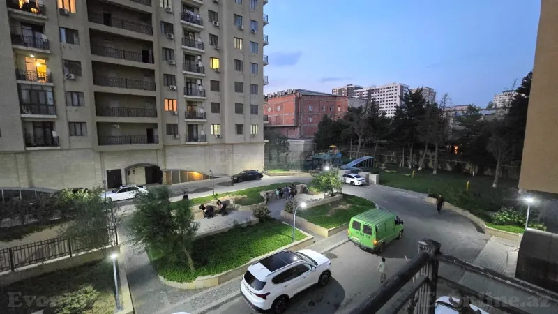 2 otaqlı Mənzil 70 m² Neftçilər m. Satılır