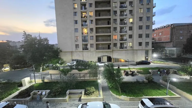Satılır 2 otaqlı Mənzil Yeni tikili 70 m² Neftçilər m. - şəkil 2