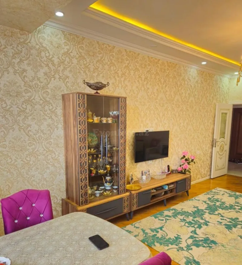 2 otaqlı Mənzil 57 m² İnşaatçılar m. Satılır
