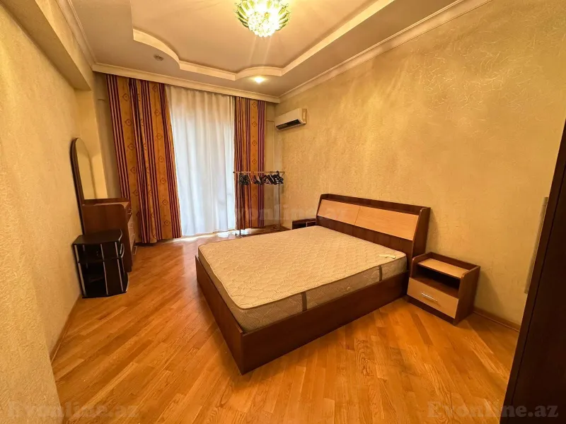 2 otaqlı Mənzil 90 m² 28 May m. Kirayə verilir
