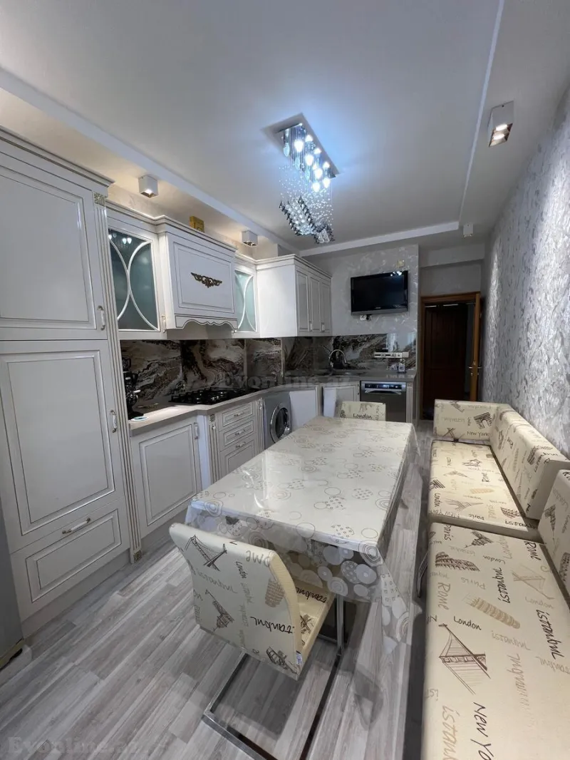 Satılır 4 otaqlı Mənzil Yeni tikili 140 m² Xətai r. - şəkil 9
