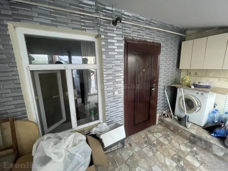 Bakı, Binəqədi r., Nəsimi m.da 2 otaqlı həyət evi kirayə verilir