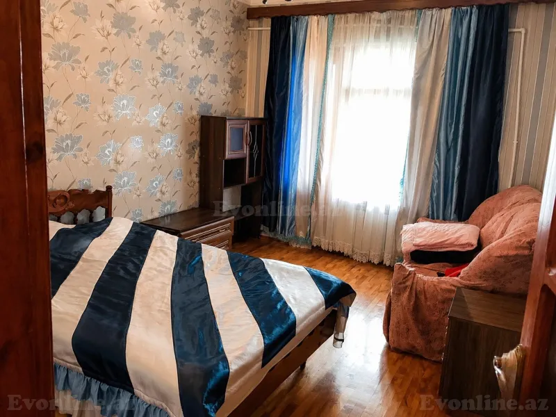 Satılır 2 otaqlı Mənzil Köhnə tikili 65 m² 8-ci mikrorayon - şəkil 2